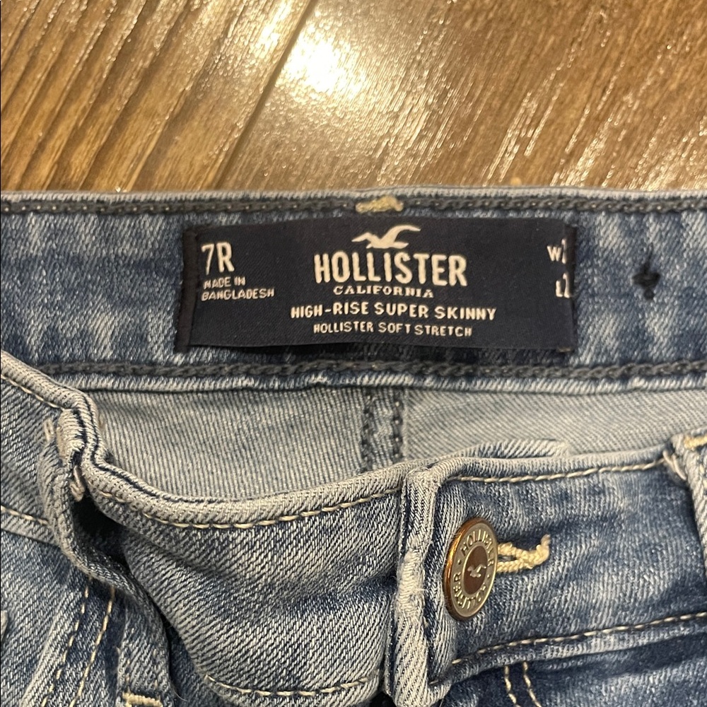 Hollister High Rise Medium Blue Distressed Skinny Jeans Size 28 - Picture 2 of 6